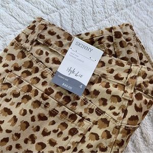 NWT Style & Co Curvy Fit Mid Rise Tummy Control Earthy Animal Skinny Pants 4